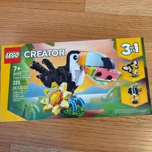 LEGO Creator Colorful Toucan Set